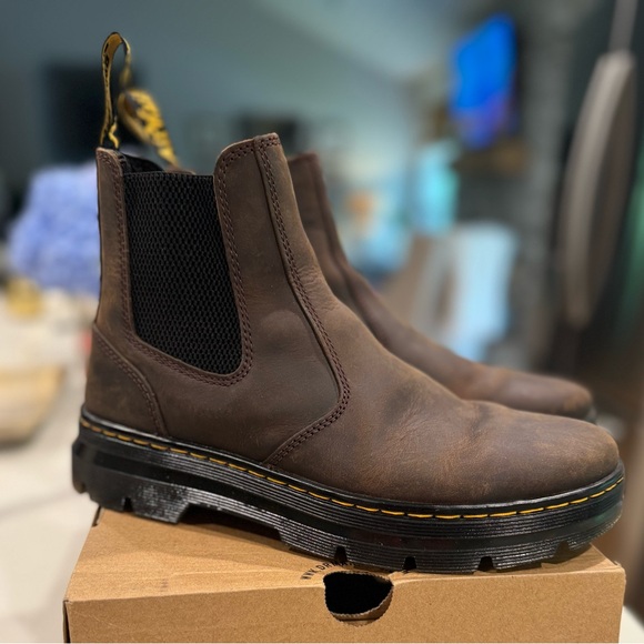 Dr Marten Embury - Picture 3 of 8